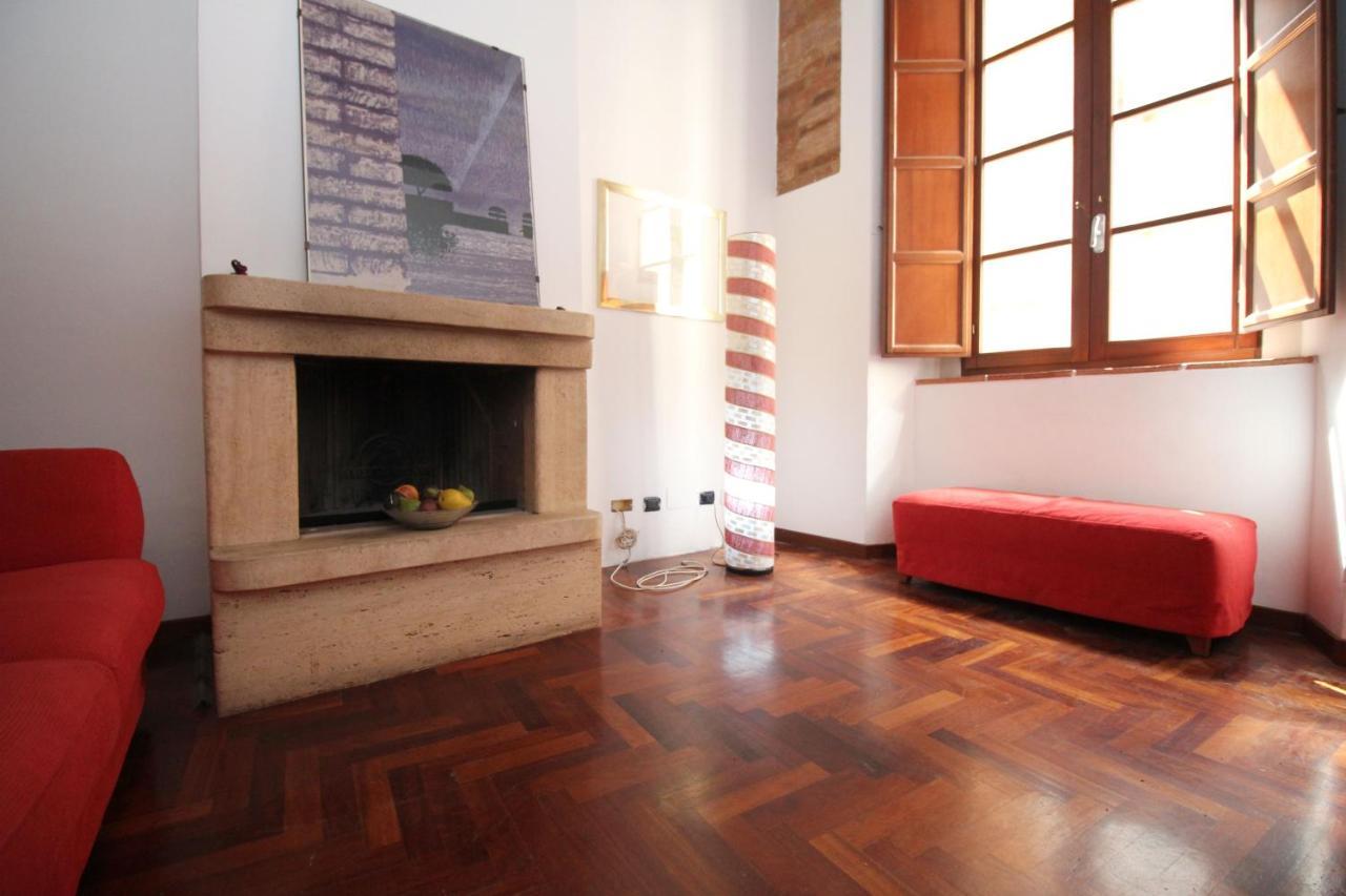 Logge Del Papa Apartment Siena Buitenkant foto